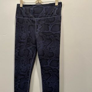 Allfenix animal print leggings. Size L. Blue/black snake print.